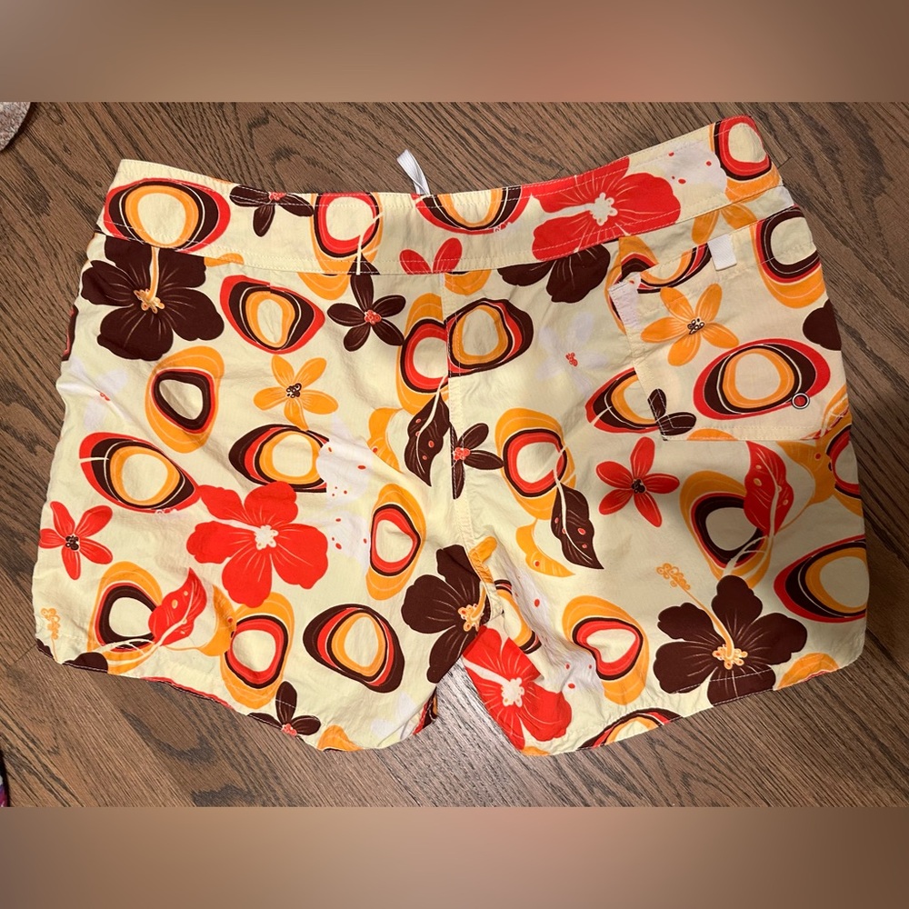 Patagonia Summer swim shorts- 10 - Picture 2 of 3